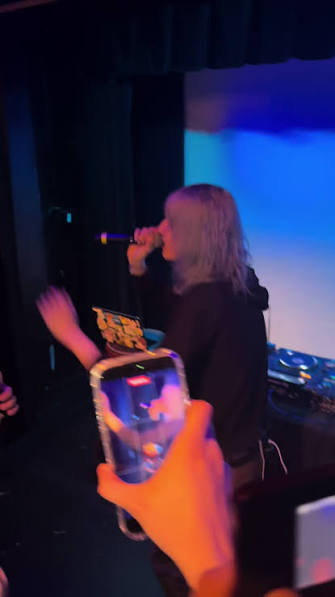 kuru live in concert